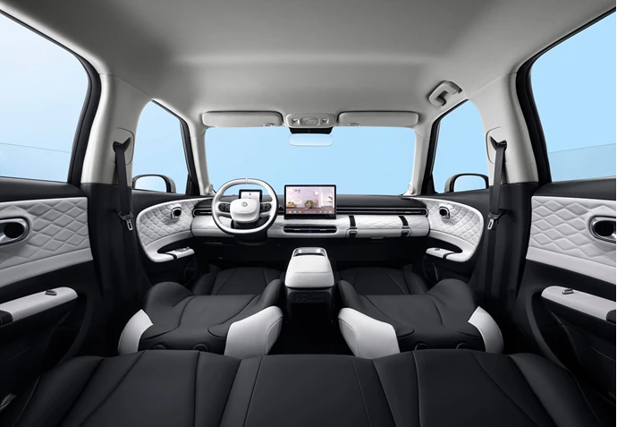 Dongfeng Box Interno Bianco Front 5
