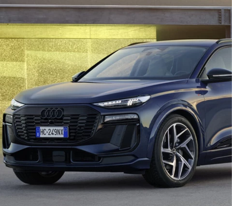 Audi Q6 S line edition e-tron performance 225 kW.